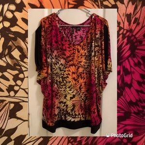 New directions 3x top lovely 🦋 print